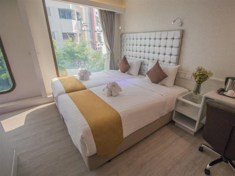 Justice Hotel Бангкок Екстер'єр фото