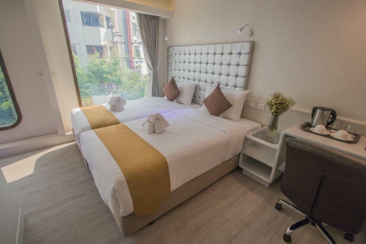 Justice Hotel Бангкок Екстер'єр фото