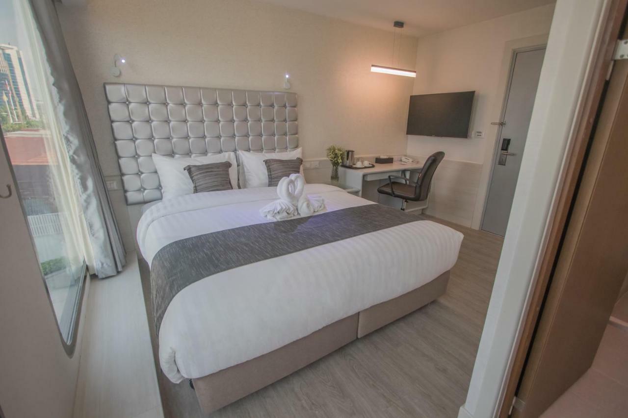 Justice Hotel Бангкок Екстер'єр фото